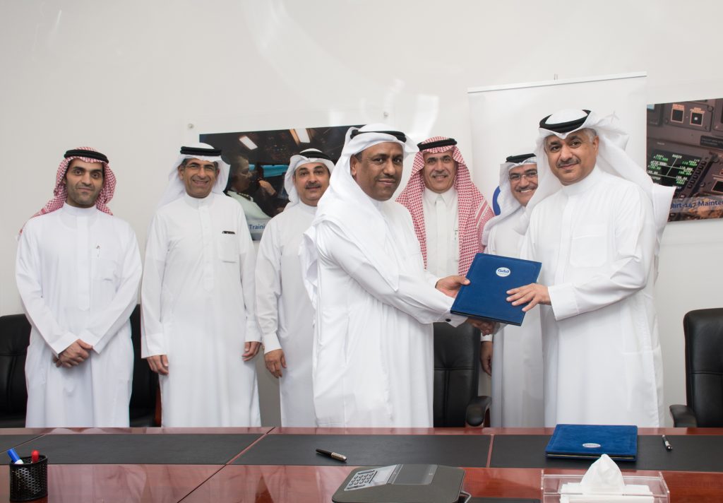 Minister of Transportation signs MoU with Flynas during flight simulator inspection visit to Gulf Aviation Academy